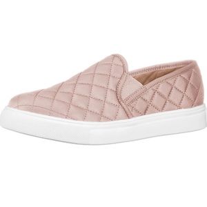 Steve Madden Women's Ecentrcq Slip-On (blush)